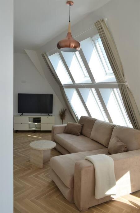 Luxury Apartment With A Balcony And View In Riga Old Town Eksteriør billede
