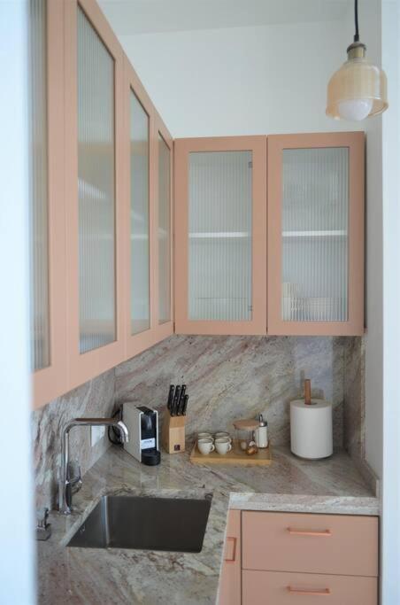 Luxury Apartment With A Balcony And View In Riga Old Town Eksteriør billede