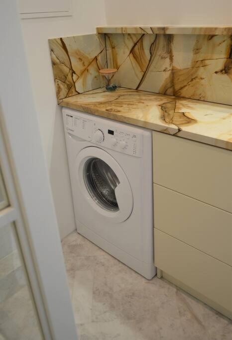 Luxury Apartment With A Balcony And View In Riga Old Town Eksteriør billede