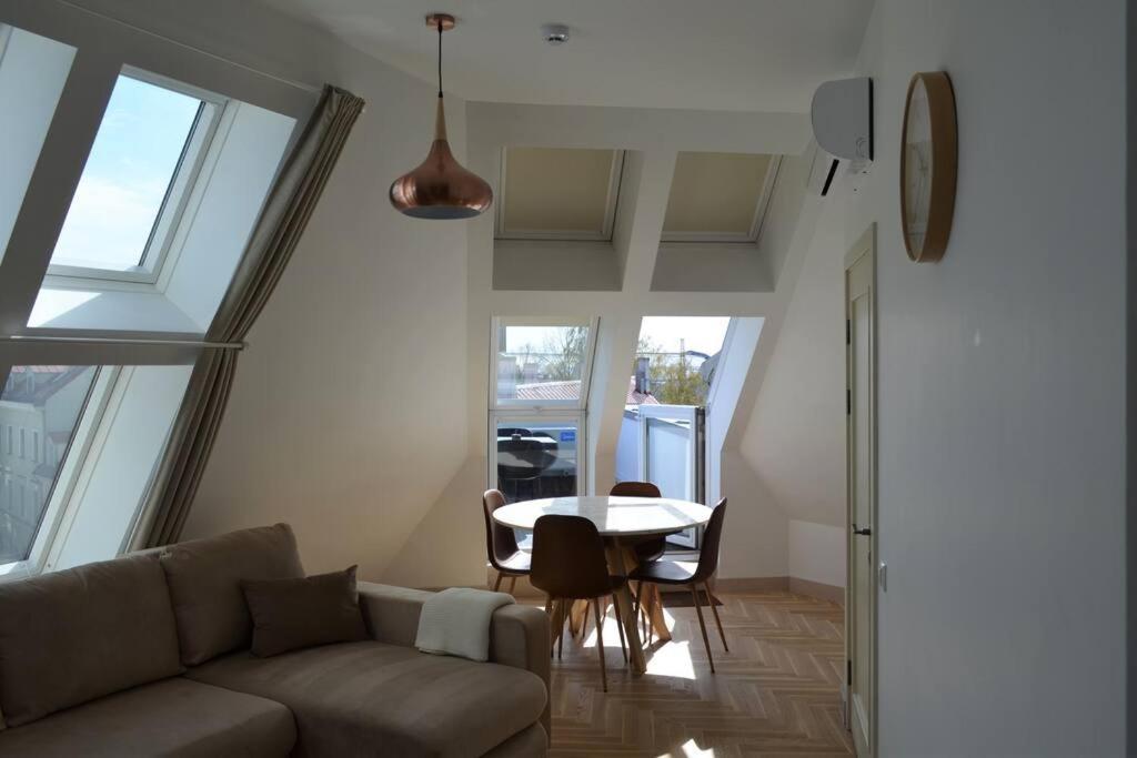 Luxury Apartment With A Balcony And View In Riga Old Town Eksteriør billede