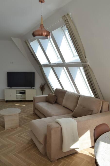 Luxury Apartment With A Balcony And View In Riga Old Town Eksteriør billede