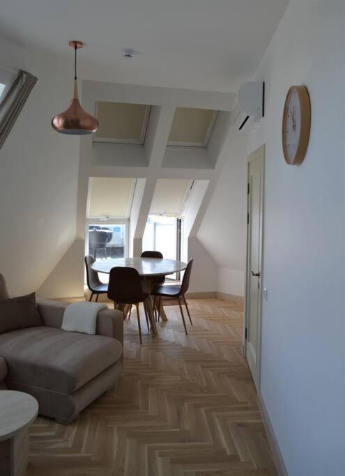 Luxury Apartment With A Balcony And View In Riga Old Town Eksteriør billede