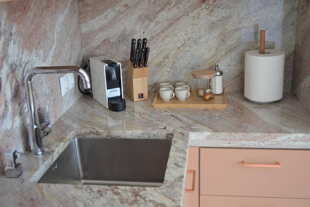 Luxury Apartment With A Balcony And View In Riga Old Town Eksteriør billede