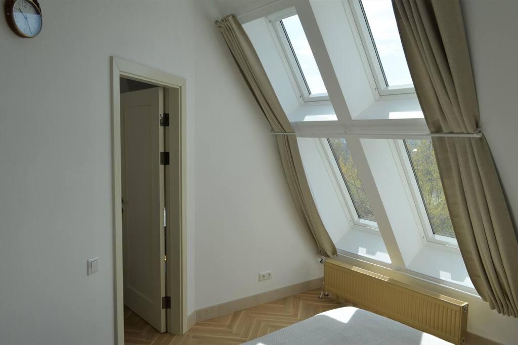 Luxury Apartment With A Balcony And View In Riga Old Town Eksteriør billede