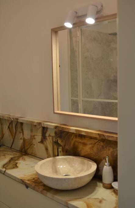 Luxury Apartment With A Balcony And View In Riga Old Town Eksteriør billede