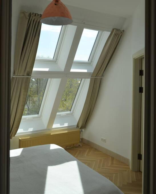 Luxury Apartment With A Balcony And View In Riga Old Town Eksteriør billede